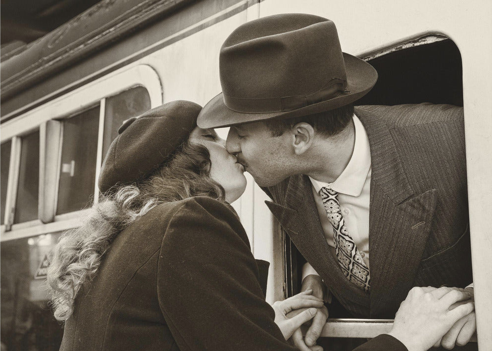 The Goodbye Kiss - Poster / Art Print