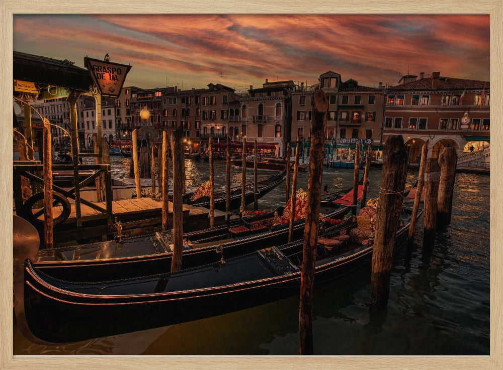 A Cozy Night in Venice - Poster / Art Print