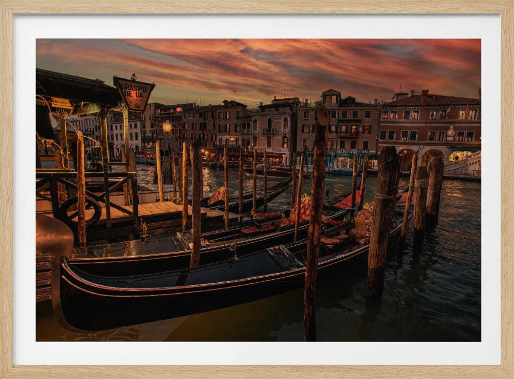 A Cozy Night in Venice - Poster / Art Print