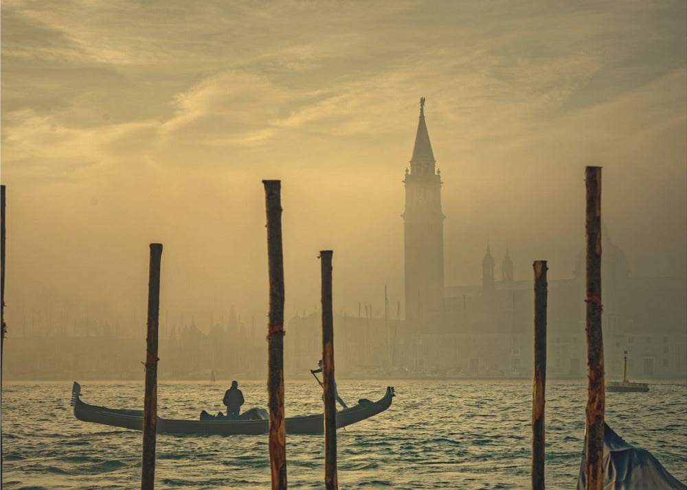Gondola in the mist - Poster / Art Print