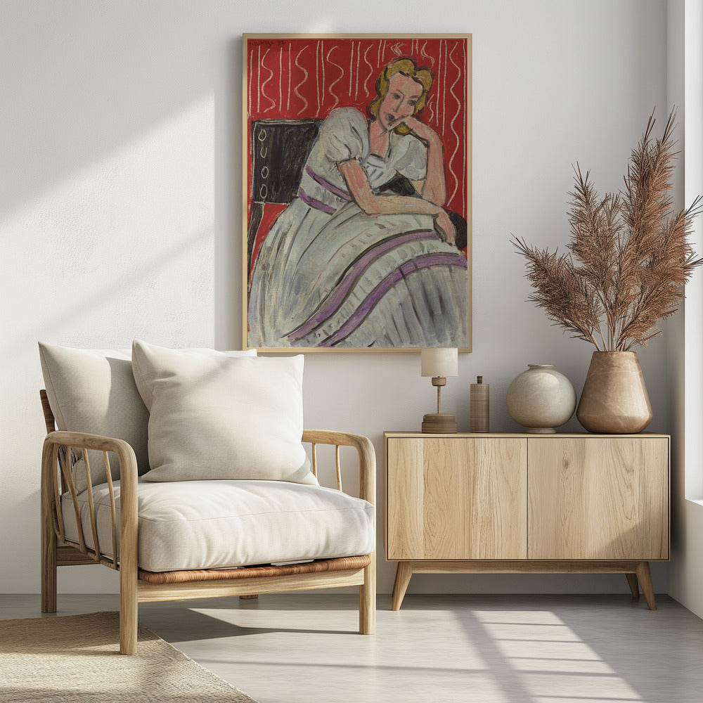 Jeune Femme Assise En Robe Grise - Poster / Art Print