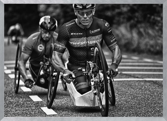 Strong arms - Poster / Art Print