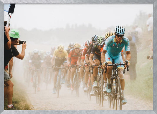 Cycling in the dust - Poster / Art Print